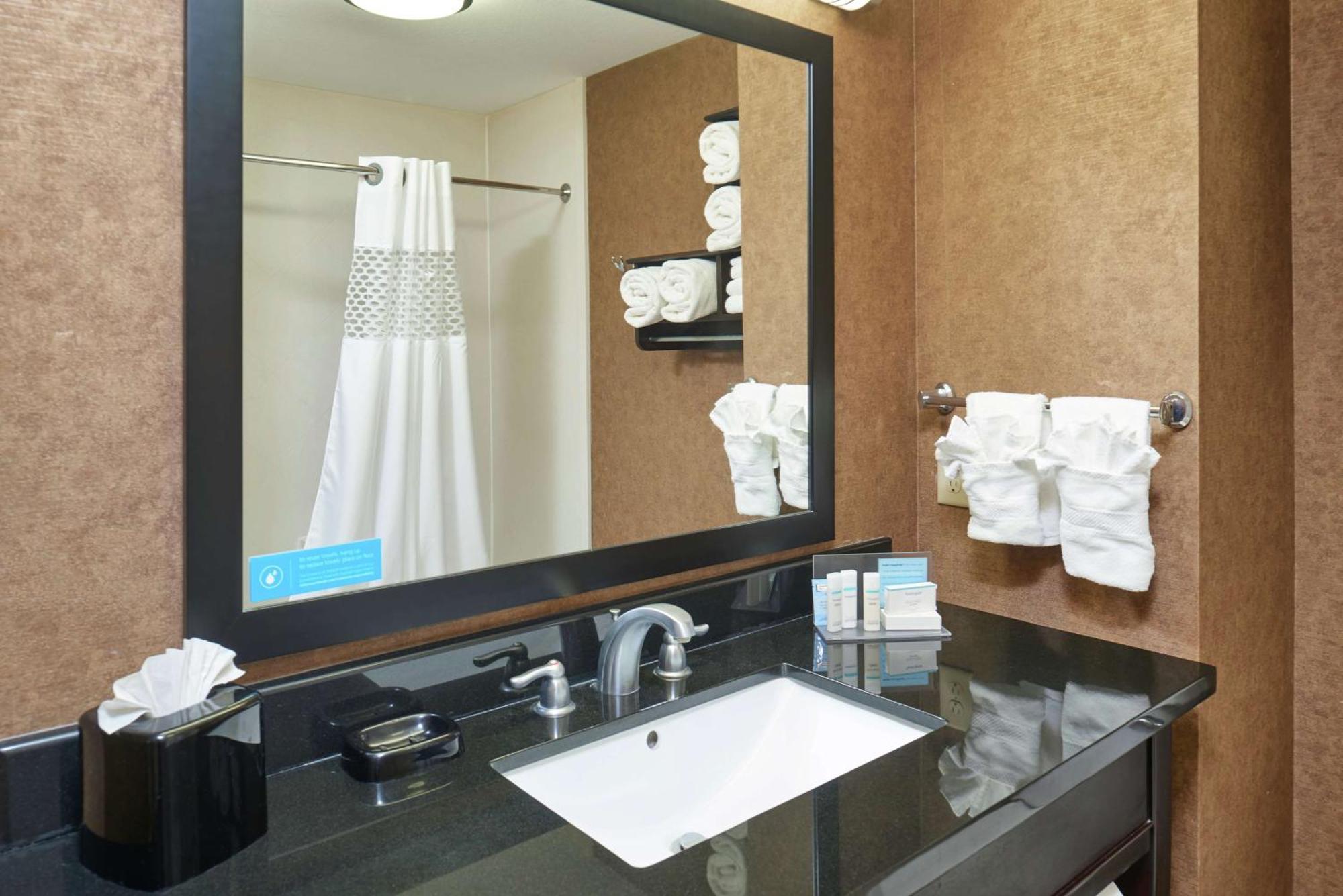 Hampton Inn Суитуотер Экстерьер фото
